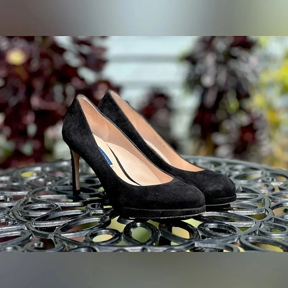Stuart Weitzman — Suede Pumps - Picture 1 of 7